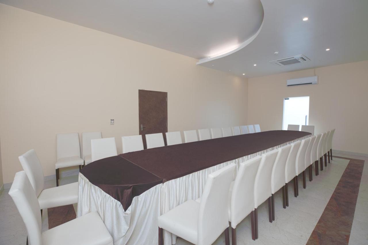 Hotel Le Castle Rudrapur Exterior photo