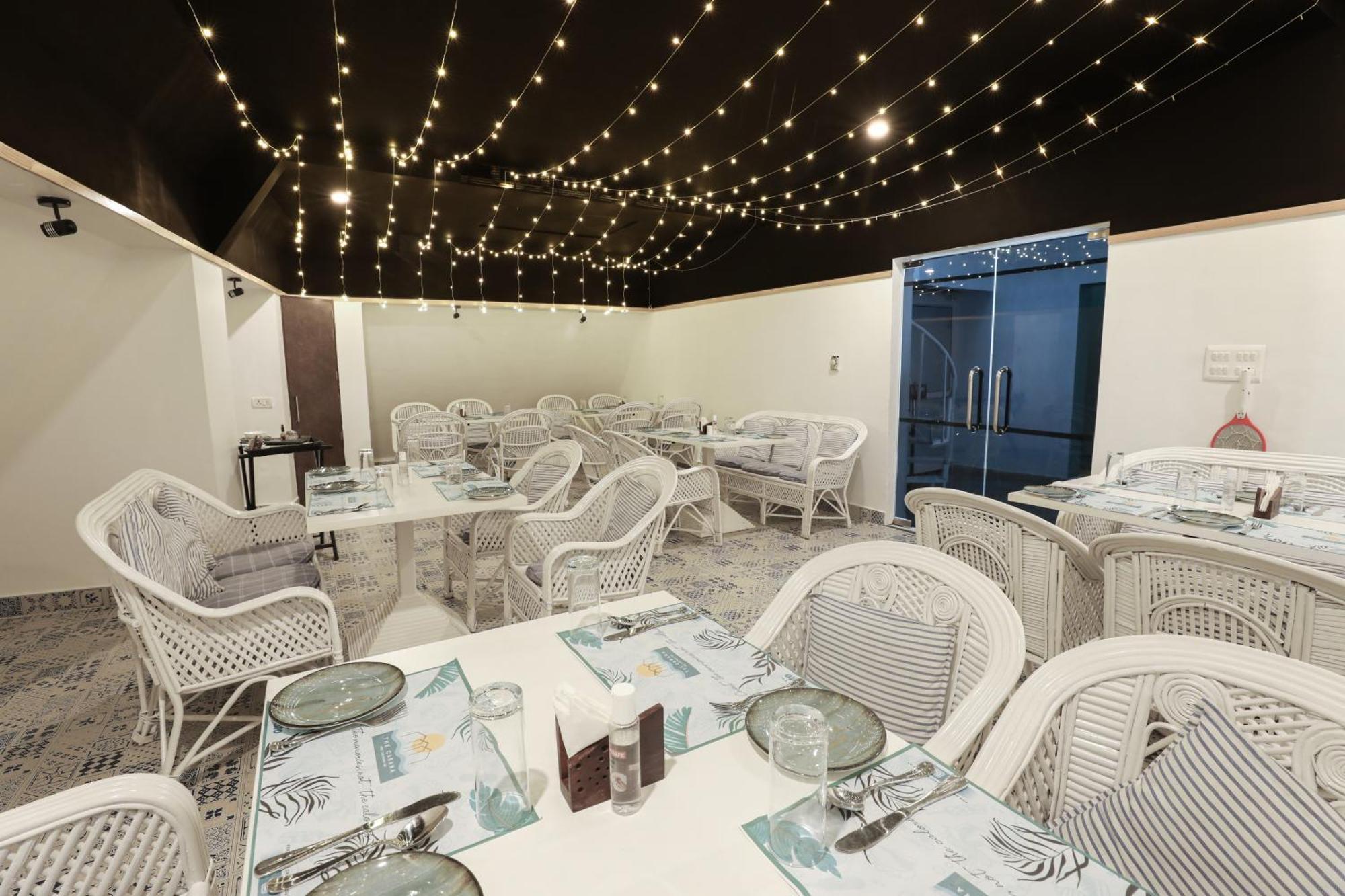 Hotel Le Castle Rudrapur Exterior photo