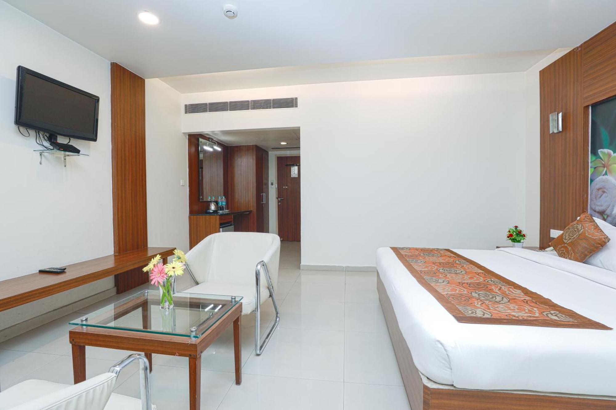 Hotel Le Castle Rudrapur Exterior photo
